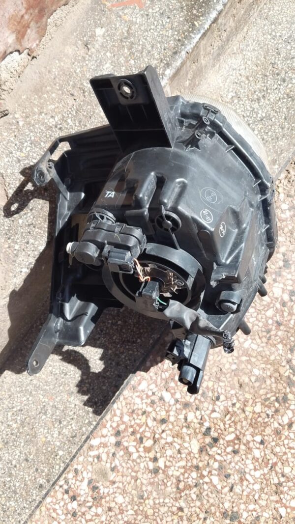 Headlamp Nissan Juke - Image 3