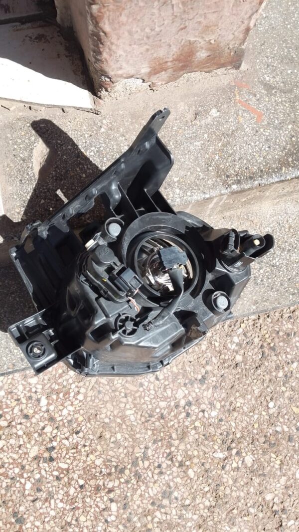Headlamp Nissan Juke - Image 2