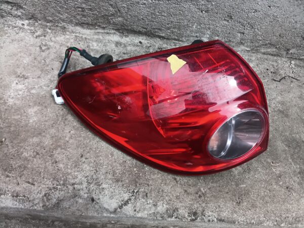 TAILLAMP NISSAN WINGROAD Y12