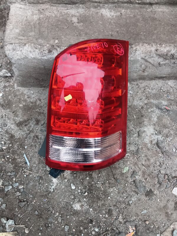 TAILLIGHT TOYOTA WISH ZNE10