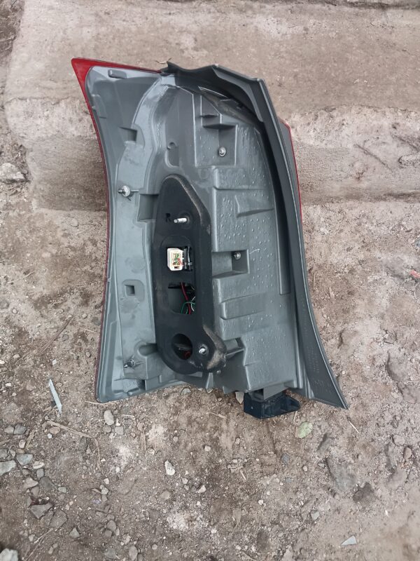TAILLIGHT TOYOTA WISH ZNE10 - Image 2